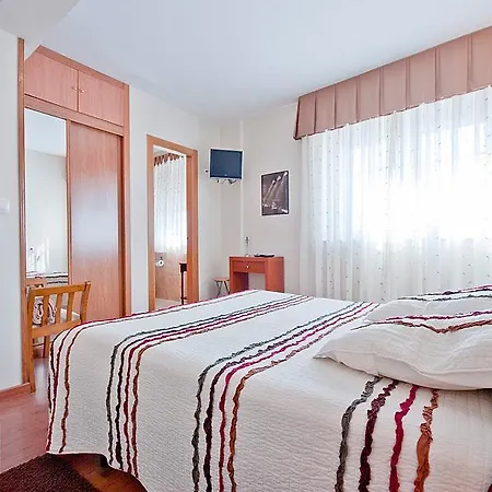 Guest house Porto De 2*
